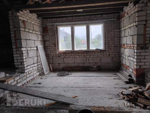 Продается двухэтажный кирпичный дом в живописном месте 4