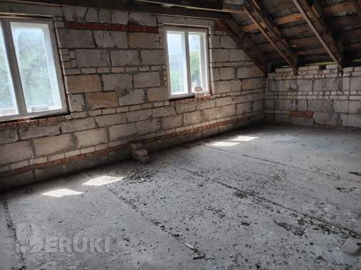 Продается двухэтажный кирпичный дом в живописном месте 5