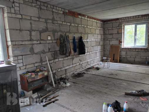 Продается двухэтажный кирпичный дом в живописном месте 7