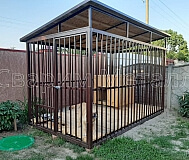 Вольеры, клетки, кормушки, стояки для кормления животных