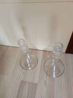 Графин 2 шт за все 18 руб, в отличном состоянии 2