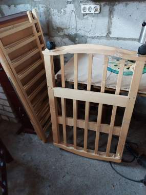 Детская кроватка с матрасом 1