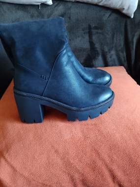 Сапоги деми новые 0