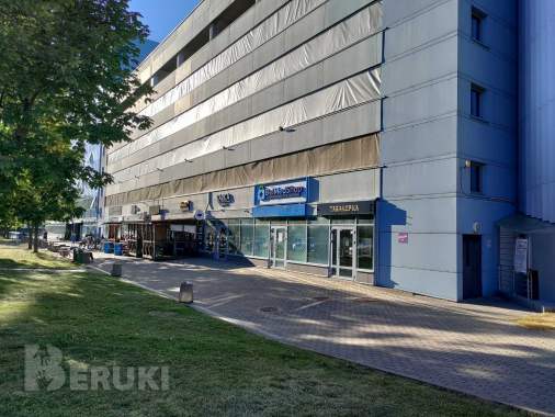 Саётся в аренду с 01. 10. 2025 торгово-офисное помещение 19 м. Кв. В бизнес-центре 3