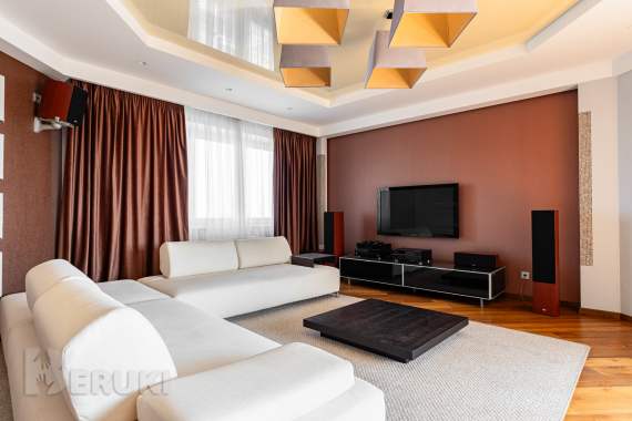 Продается 3-к квартира 131,6 м2 с видом на парк победы 4