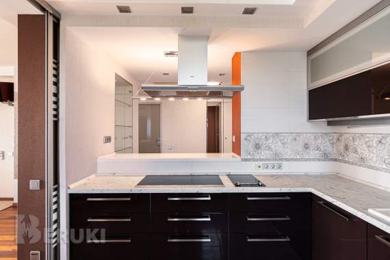 Продается 3-к квартира 131,6 м2 с видом на парк победы 7