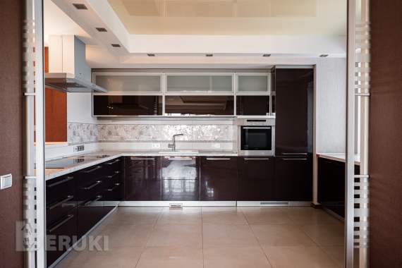 Продается 3-к квартира 131,6 м2 с видом на парк победы 8
