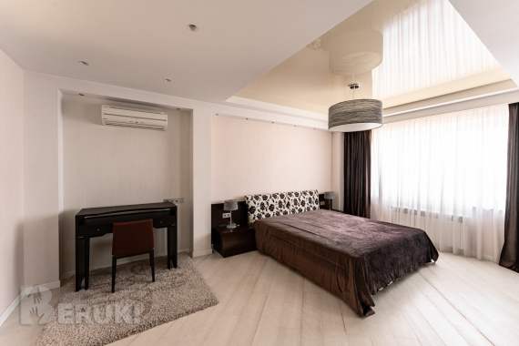 Продается 3-к квартира 131,6 м2 с видом на парк победы 14