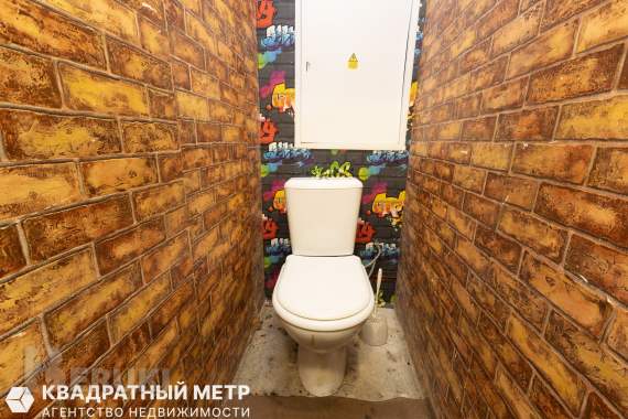 В продаже 2-комн. Квартира возле метро 17