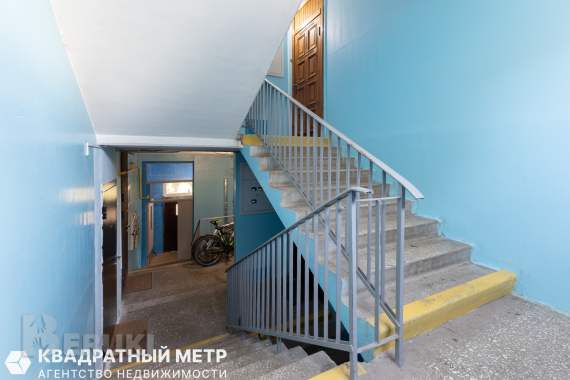 В продаже 2-комн. Квартира возле метро 20
