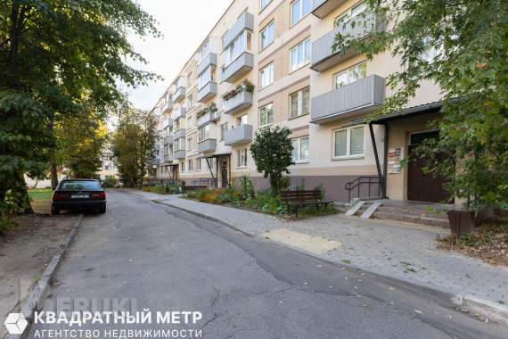 В продаже 2-комн. Квартира возле метро 24