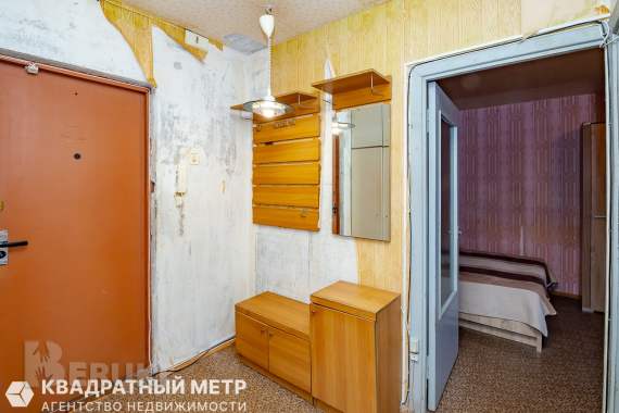 Продаётся 2 комнатная квартира под ремонт 7