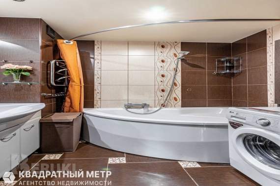 Продается светлая уютная 2-х комнатная квартира в районе ст. М. Каменная горка 13