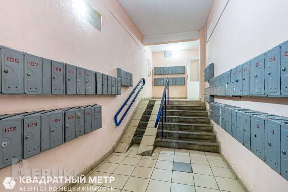 Продается светлая уютная 2-х комнатная квартира в районе ст. М. Каменная горка 18