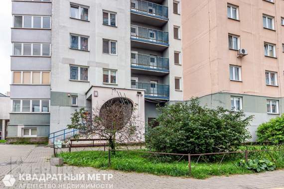 Продается светлая уютная 2-х комнатная квартира в районе ст. М. Каменная горка 19