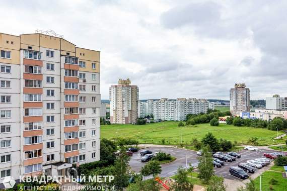 Продается светлая уютная 2-х комнатная квартира в районе ст. М. Каменная горка 24