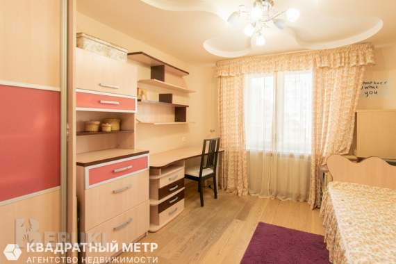 Продается 4-комнатная квартира по ул. Скрипникова 7