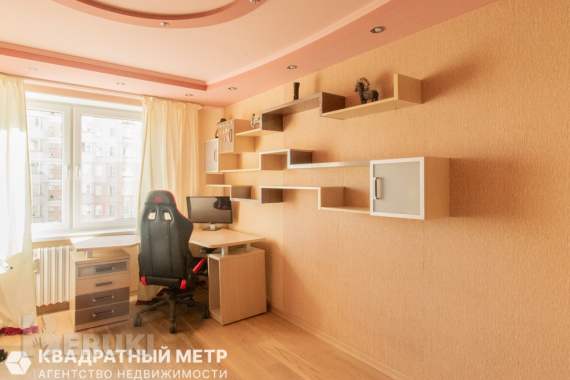 Продается 4-комнатная квартира по ул. Скрипникова 9