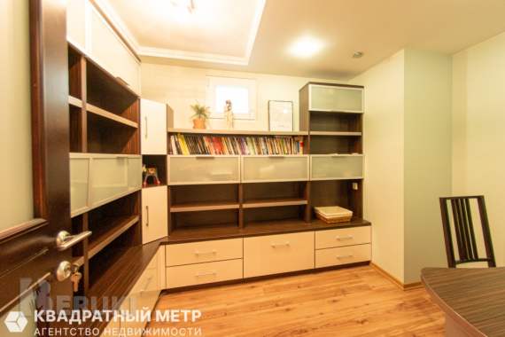 Продается 4-комнатная квартира по ул. Скрипникова 12