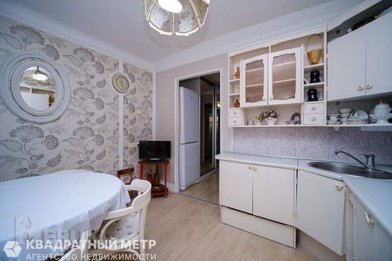 Продается 3-комнатная квартира 2