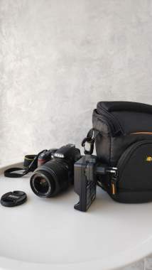 Зеркальный фотоаппарат Nikon 1