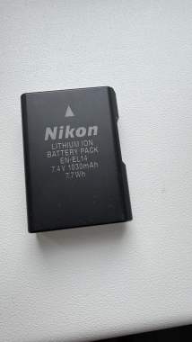 Зеркальный фотоаппарат Nikon 5