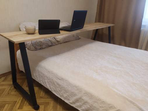 Приставной передвижнной стол под телевизор 2