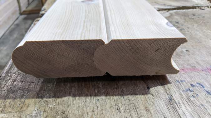 Брус из ели лунный паз