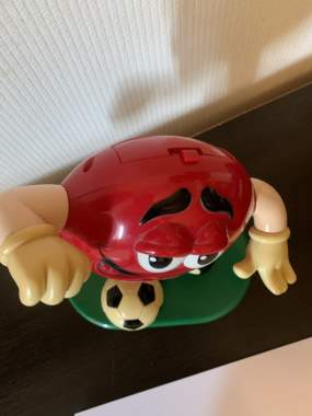 Винтажный диспенсер M&M's с футбольным мячом 1