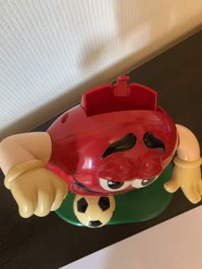 Винтажный диспенсер M&M's с футбольным мячом 2