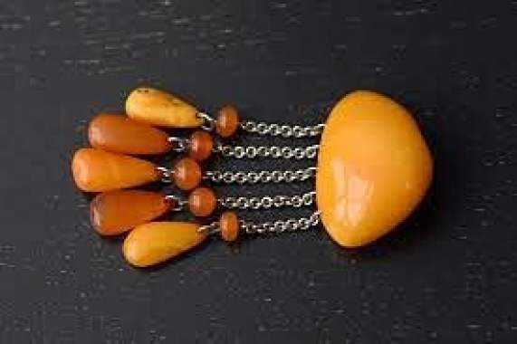 Куплю дорого янтарь , картины , статуэтки , часы 2