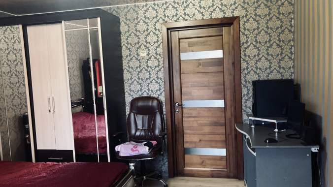 Двухкомнатная квартира в хорошем районе. 3