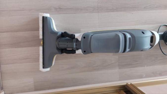 Вертикальный пылесос влажной уборки Karcher FC 5 1