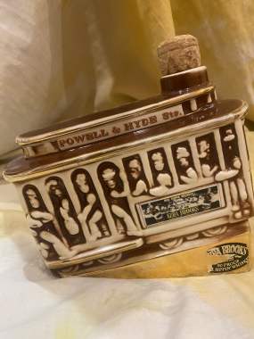 Бутылка коллекционная 2