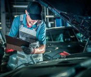 Требуется автослесарь