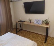 Приставной передвижнной стол под телевизор