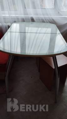 Стол стекло 1. 10+30 раздвигается. Овальной формы. Ьелый верх стекло. Состояние хоро 1