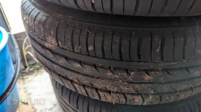 Продаются шины вместе со штампованными дисками. 2