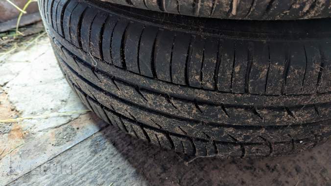 Продаются шины вместе со штампованными дисками. 3