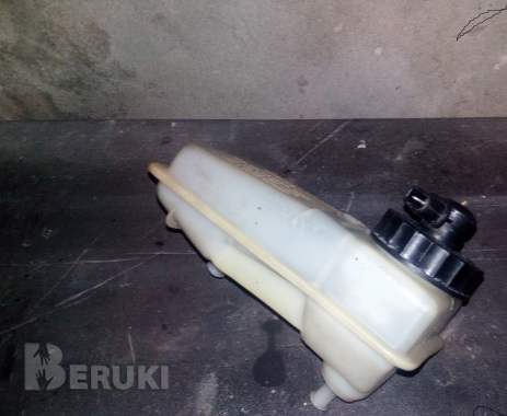 Бачок главного тормозного цилиндра audi 80 b2