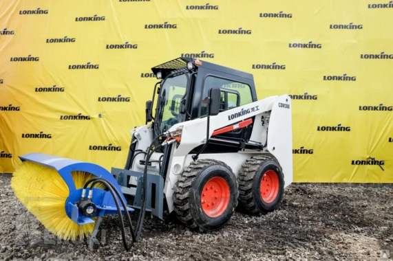 Аренда мини-погрузчика lonking cdm 312 с дорожной щеткой 0