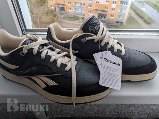 Продам ориг кроссы 45 разм.