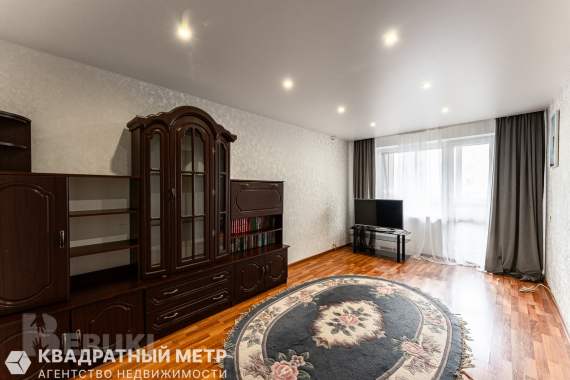 Продается 2-к. Квартира в отличном месте, с ремонтом 1