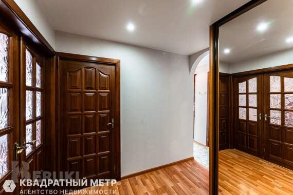 Продается 2-к. Квартира в отличном месте, с ремонтом 9