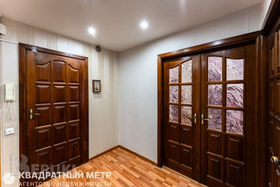 Продается 2-к. Квартира в отличном месте, с ремонтом 10