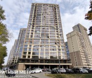 Продается просторная 3-комнатная квартира в жк парк челюскинцев.