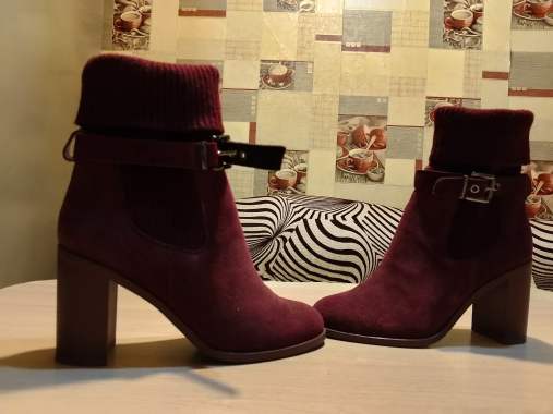 Продам очень красивые ботиночки 0
