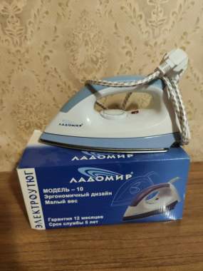 Электроутюг "Ладомир"