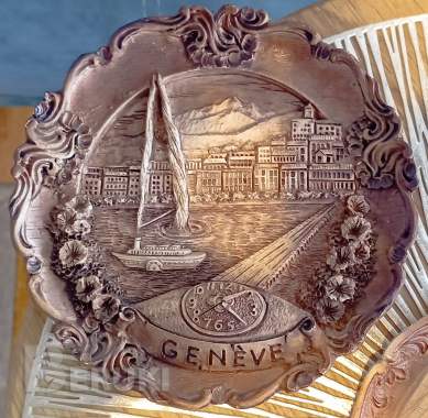 Сувенирная тарелочка «geneve» из швейцарии 0