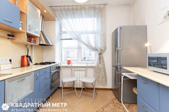 Продается 2-комнатная квартира в историческом центре 7